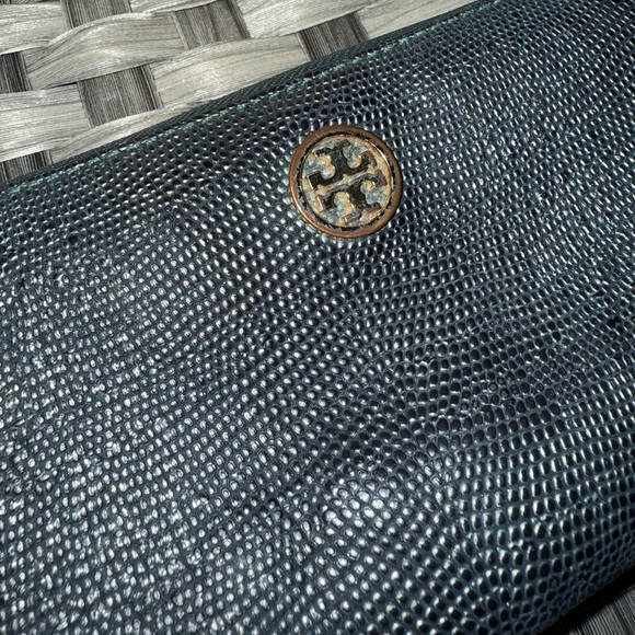 Tory Burch Teal Blue Lizard Embossed Leather Zip Around Continental Wallet - Picture 12 of 15